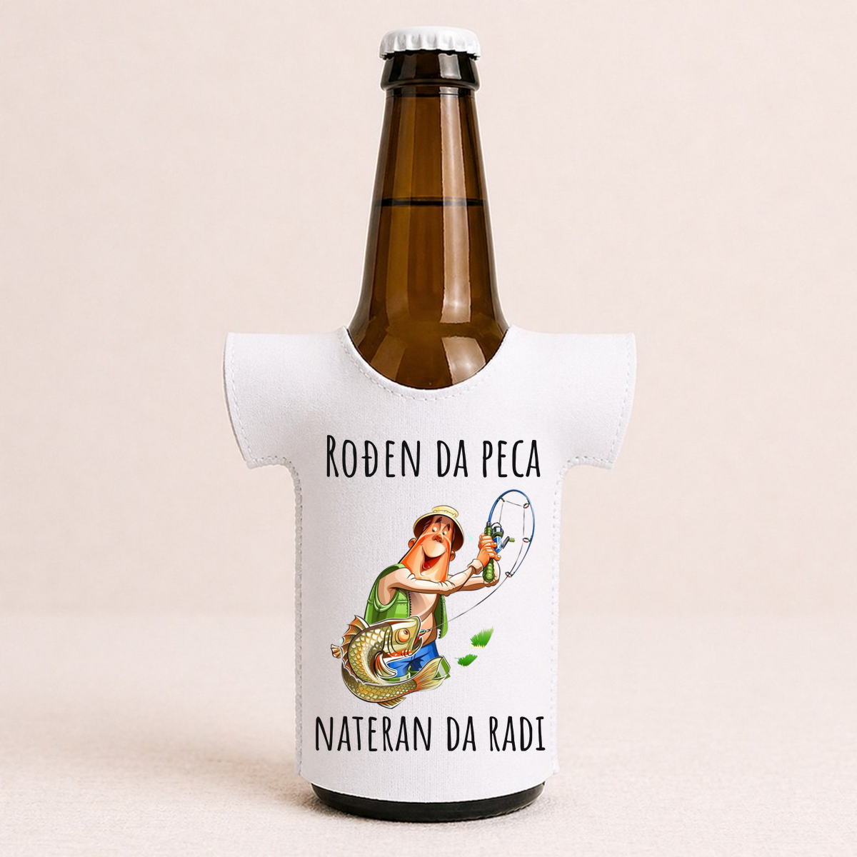 Rođen da peca nateran da radi - Majica za flaše – prikaz izdelka